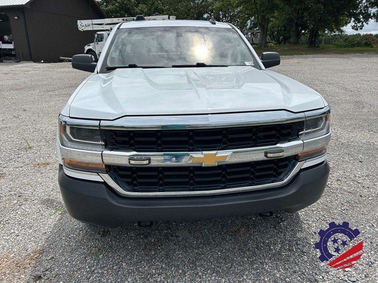 2018-chevrolet-silverado-pickup-truck-image-8