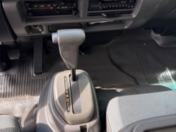 1999-isuzu-npr-image-37
