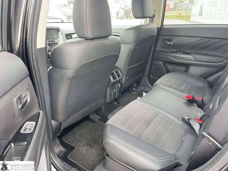 2019-mitsubishi-outlander-image-15