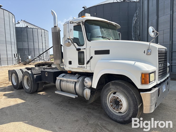 2005-mack-ch613-image-3