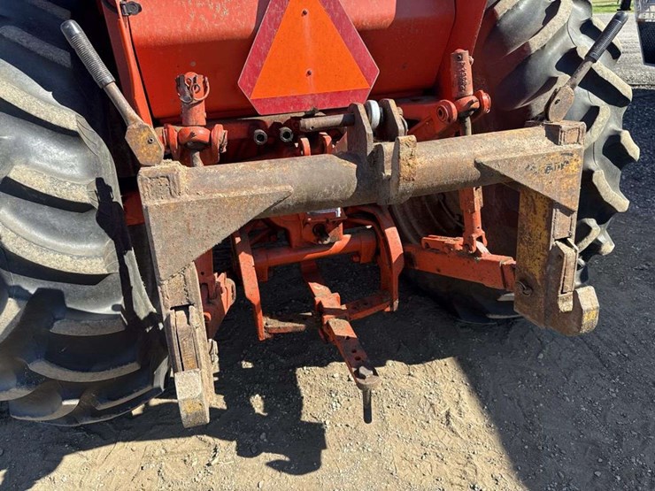 allis-chalmers-one-ninety-xt-diesel-tractor-image-11