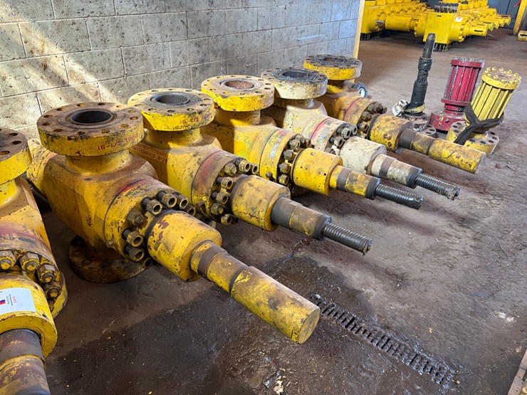(5x$)-7-1/16”-10k-frac-valves-image-3