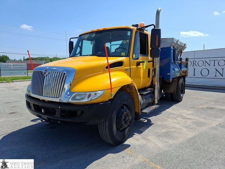 2011-international-durastar-4300-image-1