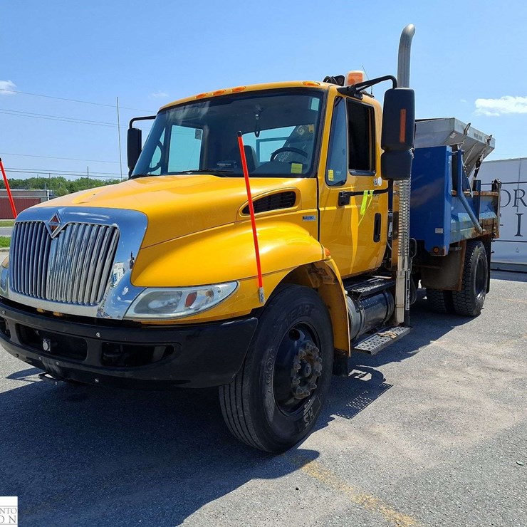 2011 INTERNATIONAL DURASTAR 4300