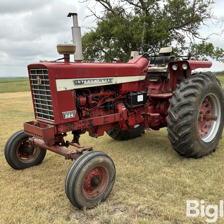 1970 INTERNATIONAL 826