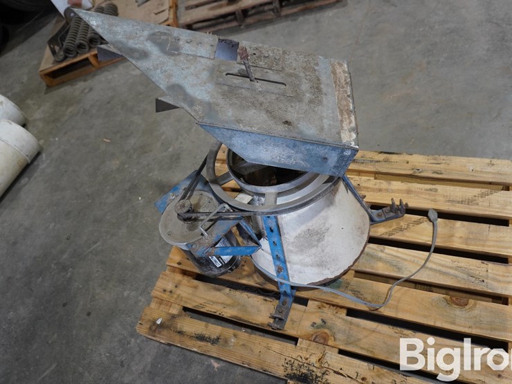 shivers-grain-spreader-1/3-hp-image-1