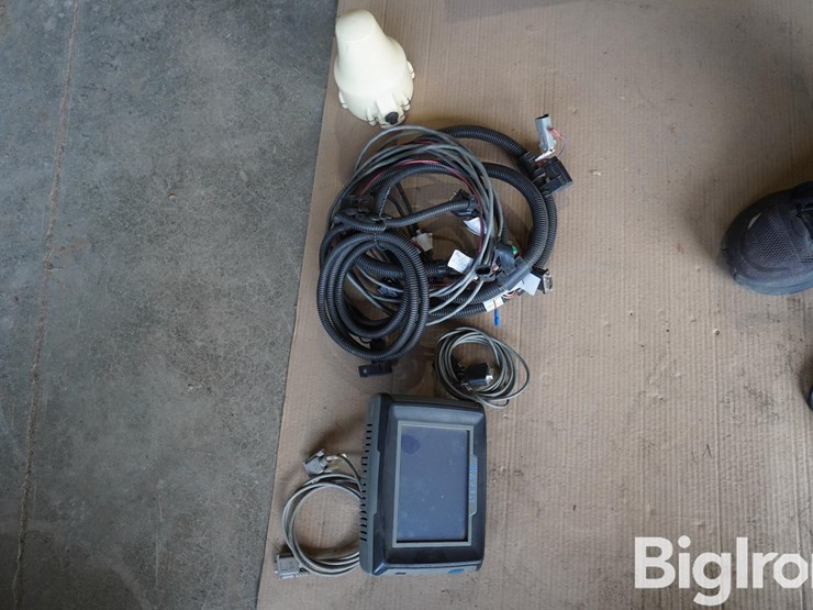 raven-invizio-w/monitor-&-globe-image-2
