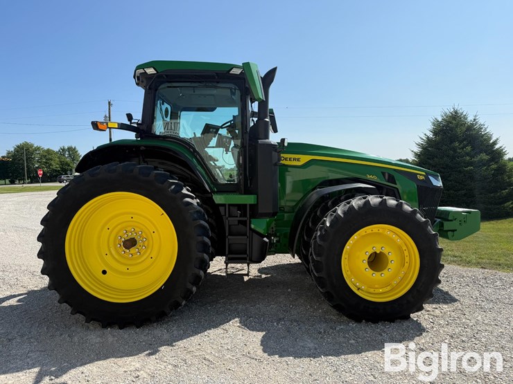 2024-john-deere-8r-340-image-4