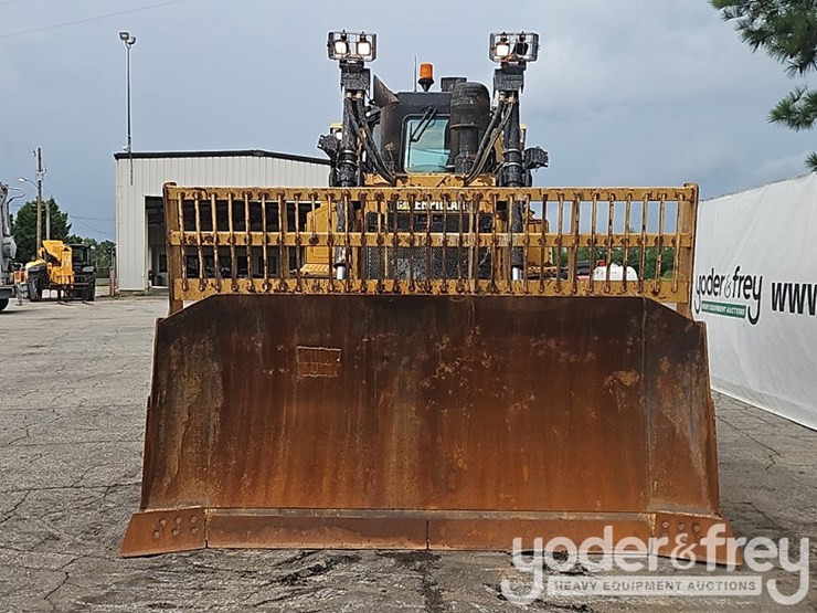 2014-caterpillar-d6t-image-8