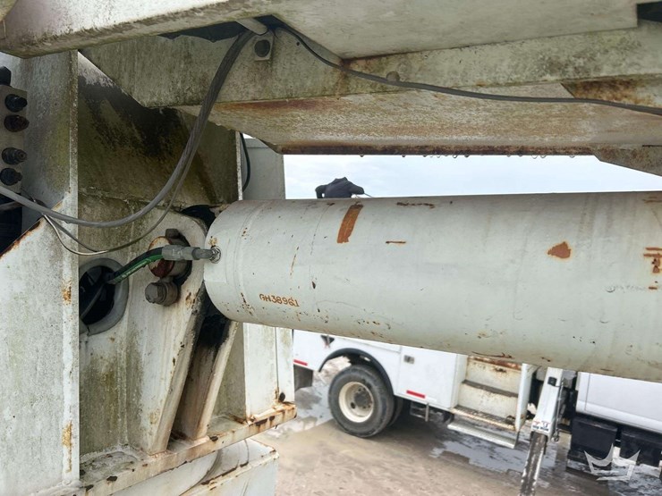 2005-altec-d947-image-32