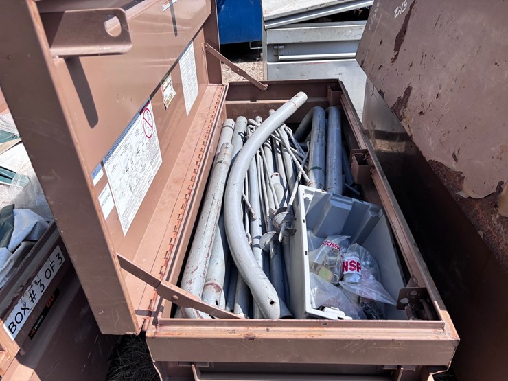 #5112-•-jobsite-toolbox-with-miscellaneous-items-image-4