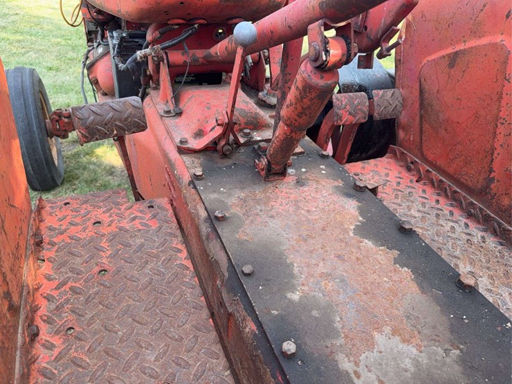 massey-ferguson-44-image-37