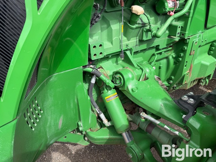 2013-john-deere-8310r-image-11