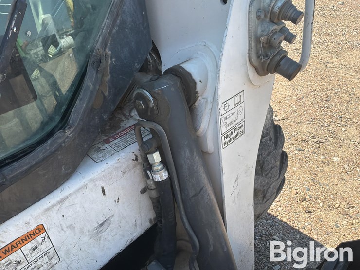 2016-bobcat-s750-image-11