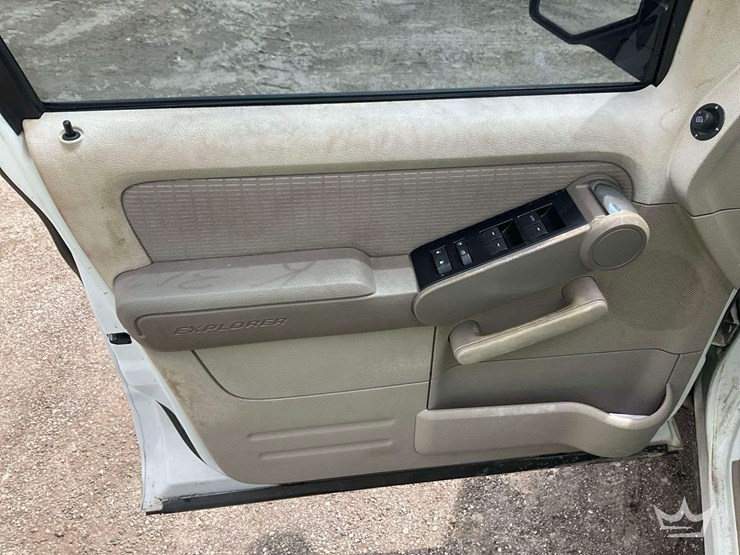 2006-ford-explorer-image-10