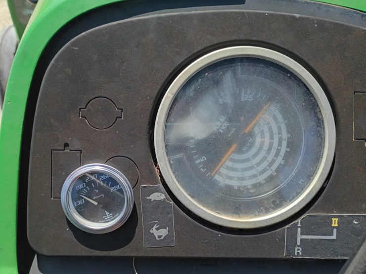 john-deere-2940-image-32