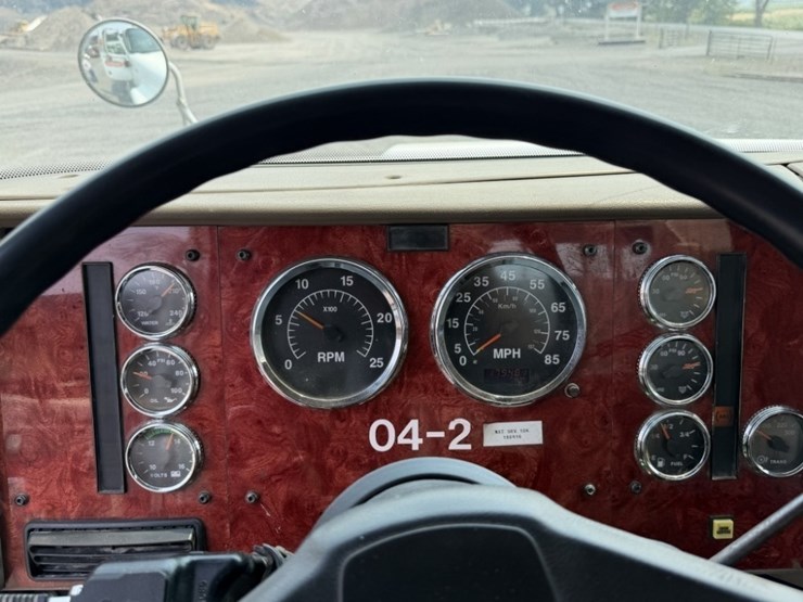 2004-international-5500i-t/a-truck-tractor-image-34
