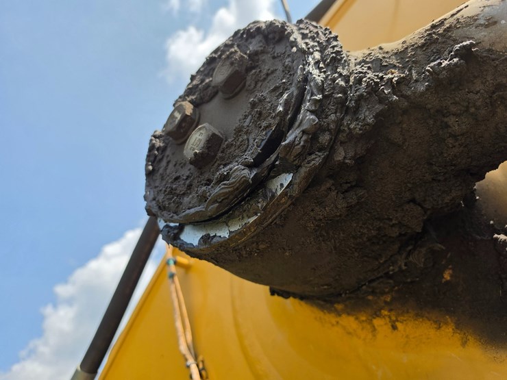 2023-caterpillar-374-image-94