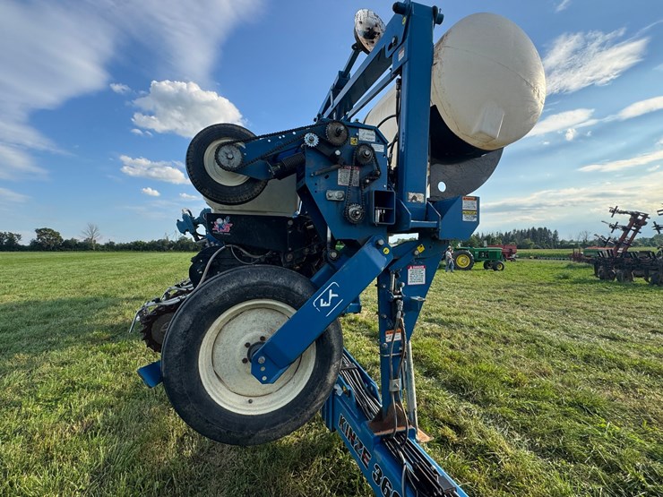 kinze-3600-image-9