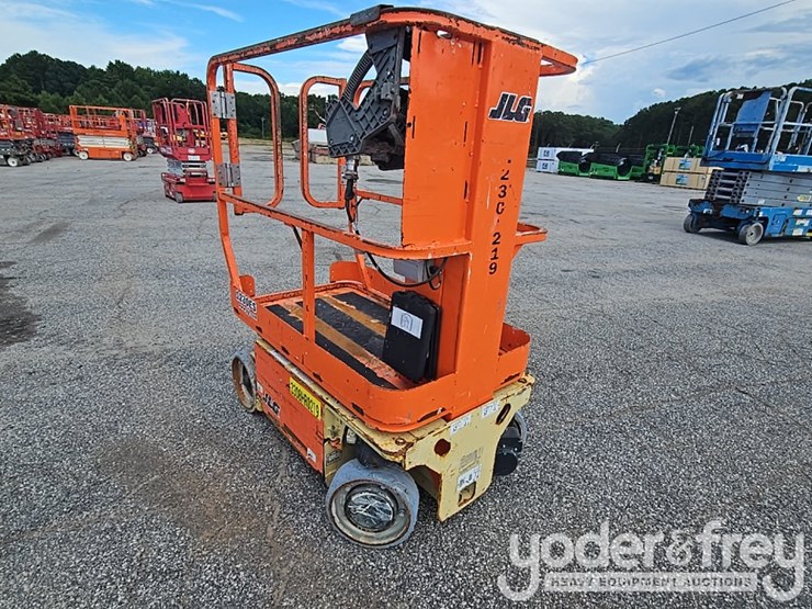 2017-jlg-1230es-image-7