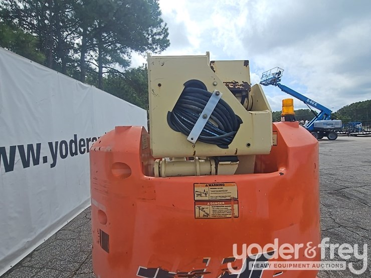 2011-jlg-e400ajpn-image-21