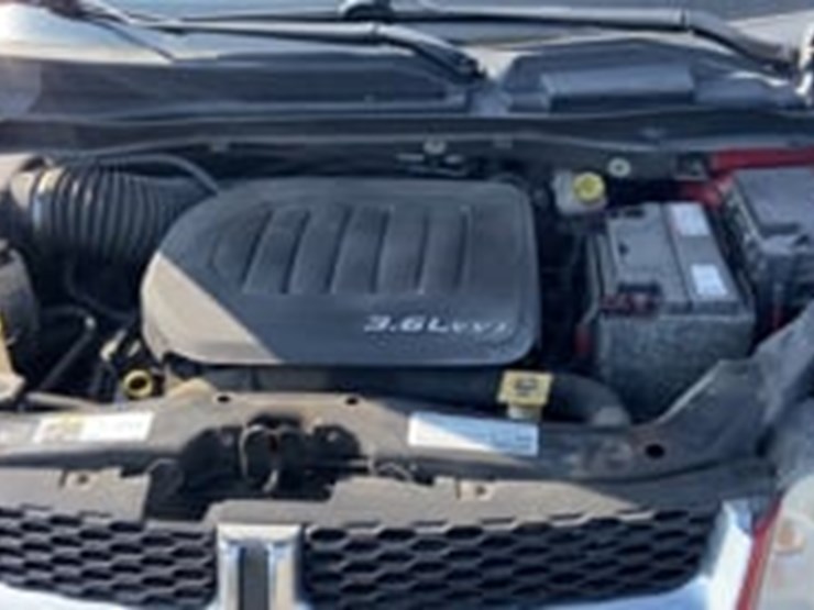 2013-dodge-grand-caravan-sxt-image-9