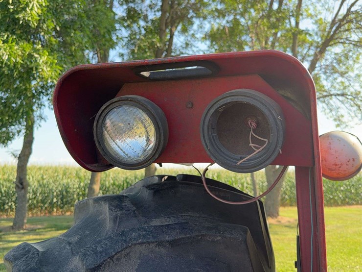 farmall-806-diesel-image-29