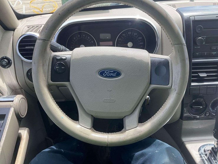 2006-ford-explorer-image-15