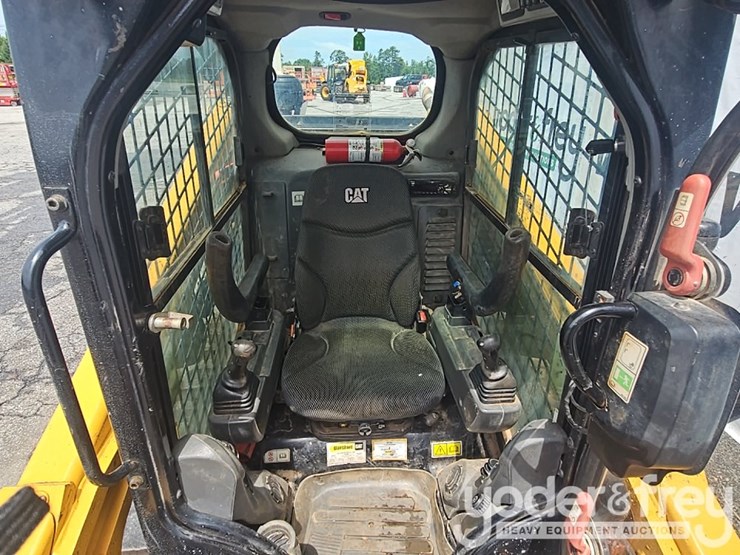 2020-caterpillar-279d3-image-26