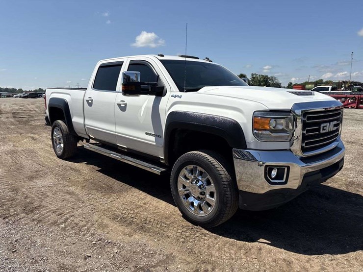 2015-gmc-sierra-2500-image-5