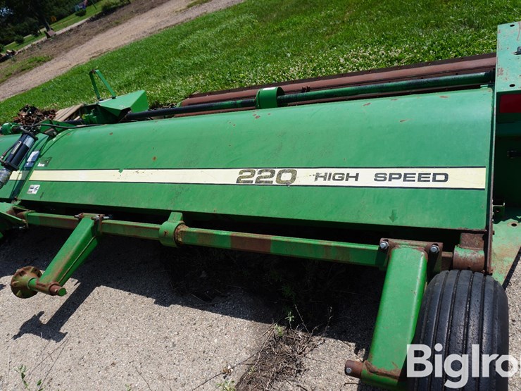 john-deere-220-image-6