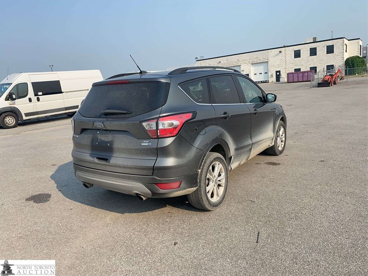 2017-ford-escape-se-image-5