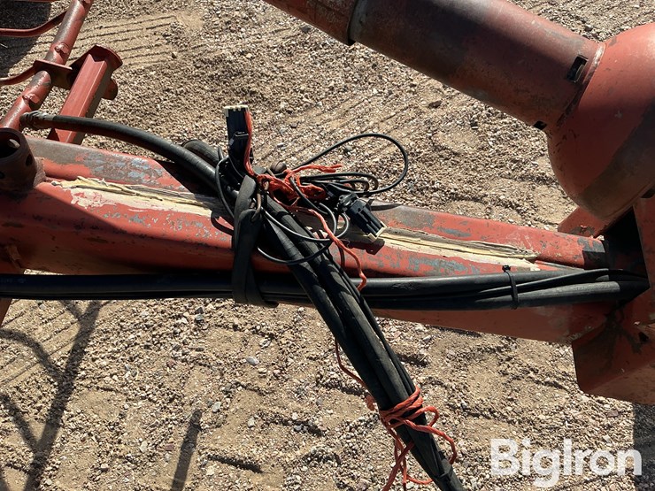 hesston-4650-image-13