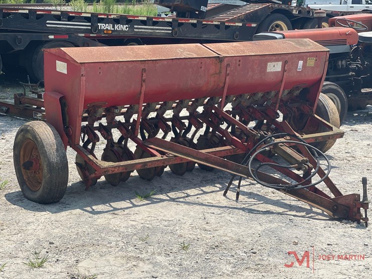 massey-ferguson-mf33-image-1
