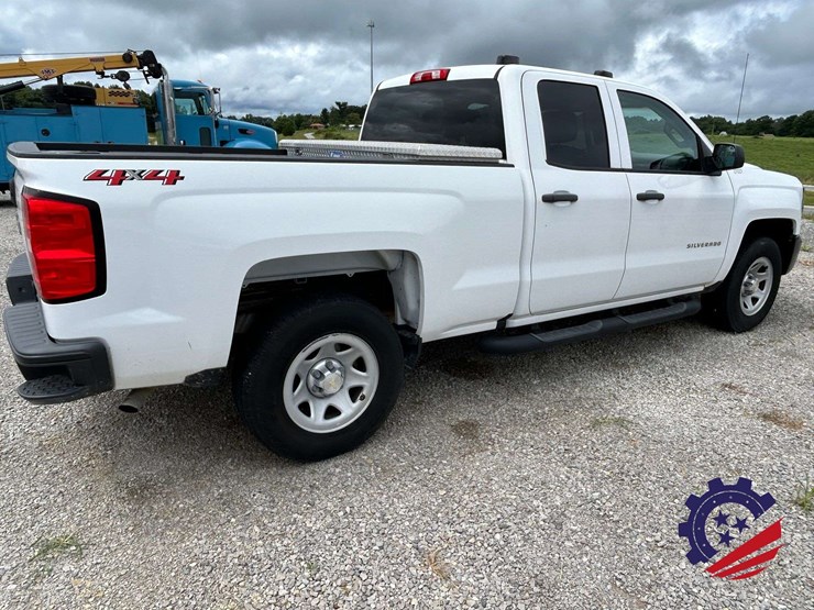 2018-chevrolet-silverado-pickup-truck-image-5
