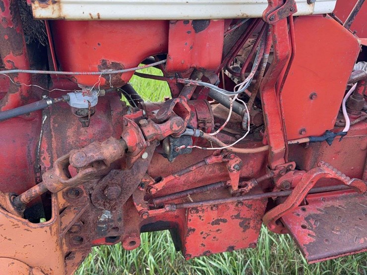farmall-340-row-crop-image-46