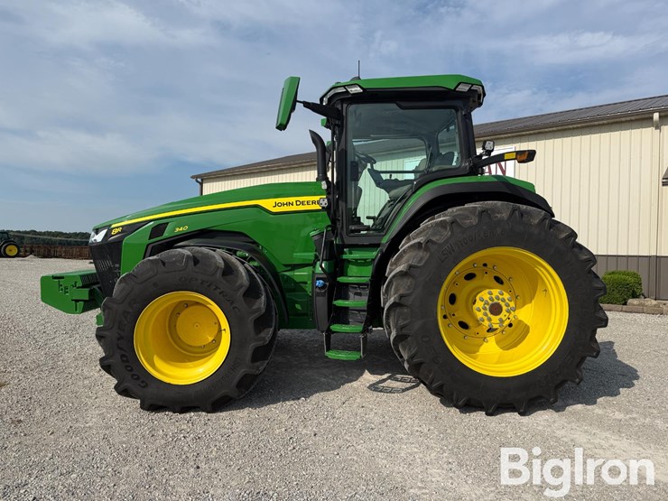 2024-john-deere-8r-340-image-8