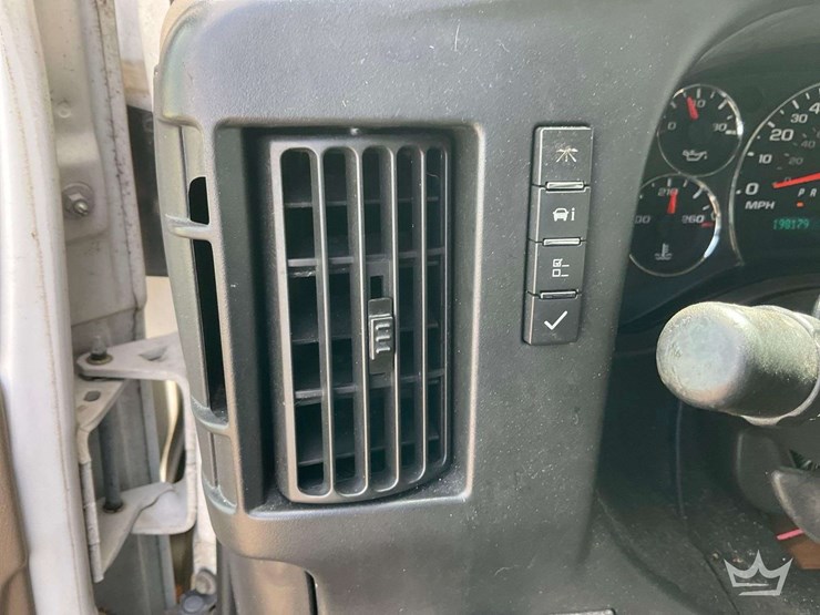 2014-chevrolet-express-2500-image-17
