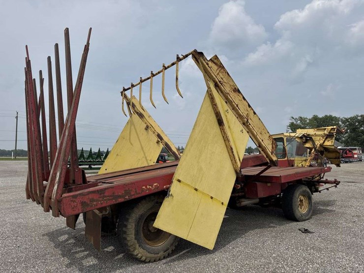new-holland-1049-image-4
