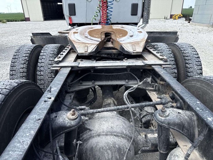 2014-kenworth-t680-image-14
