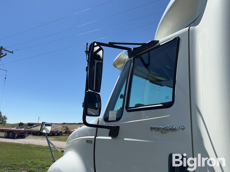 2012-international-prostar-image-10