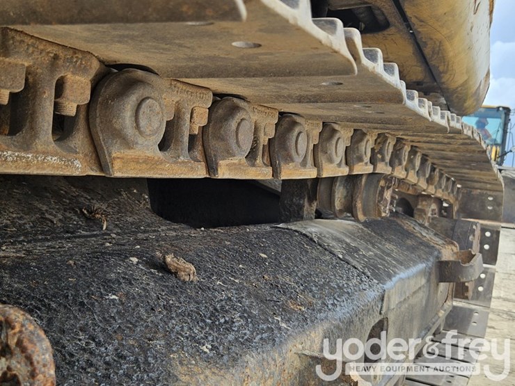 caterpillar-311c-image-12