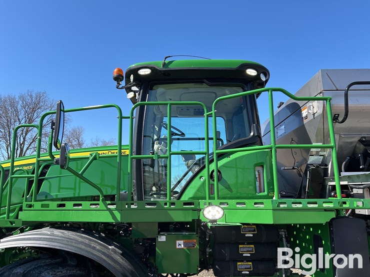 2021-john-deere-f4365-image-17