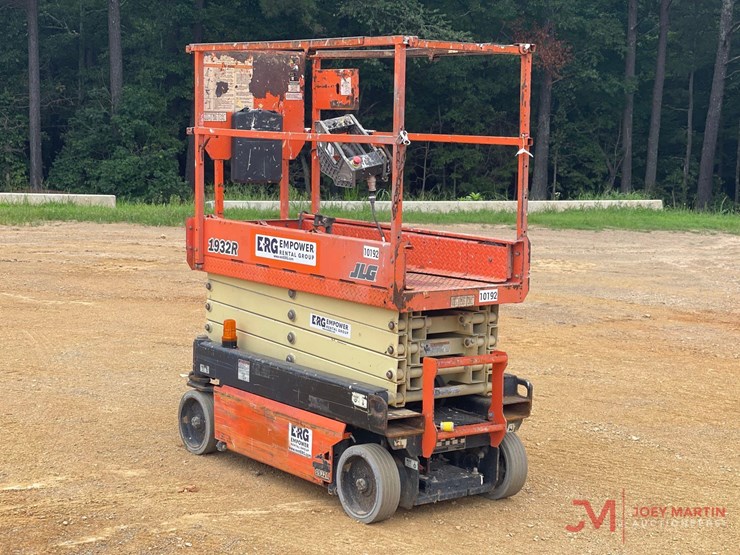 2017-jlg-1932r-image-1