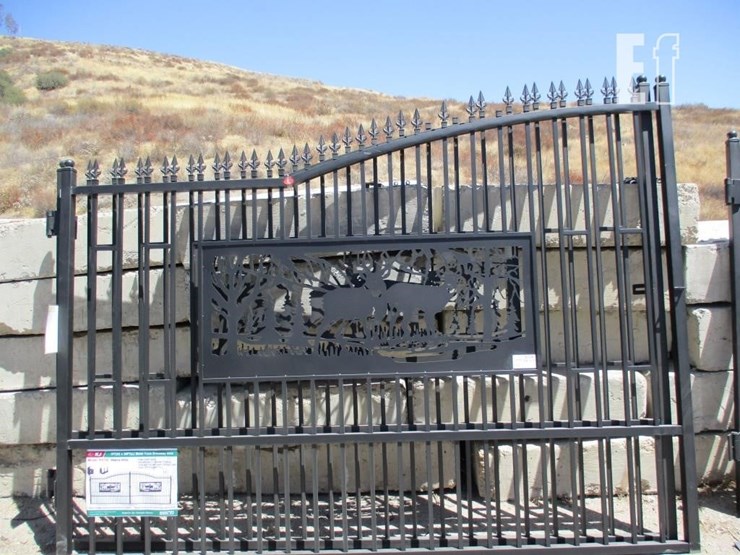 7'-x-20'-bi-parting-driveway-farm-gate-image-1