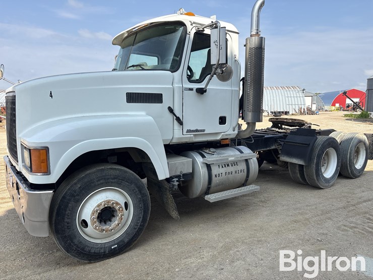 2005-mack-ch613-image-1