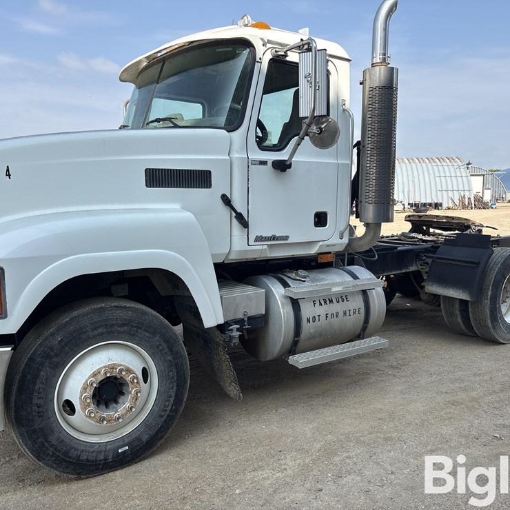 2005 MACK CH613
