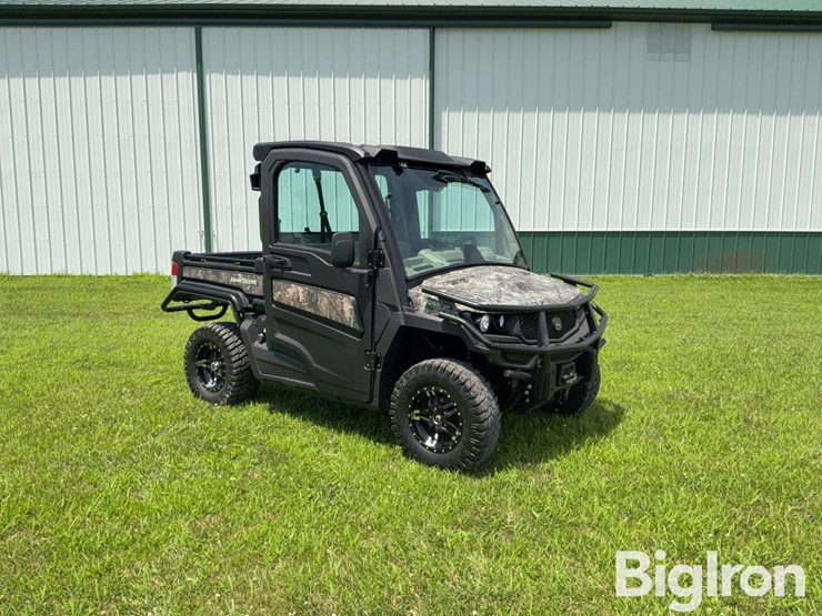 2023-john-deere-gator-image-3
