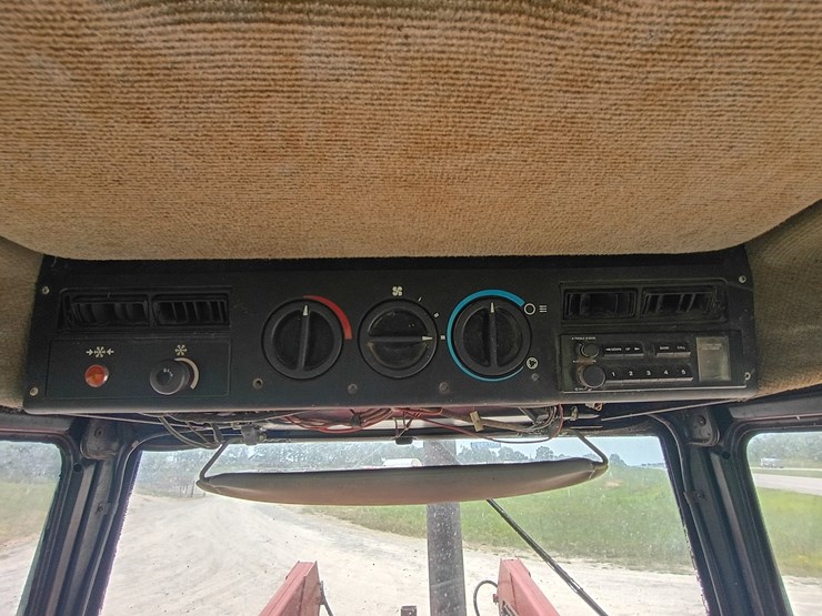 1998-case-ih-4210-image-43