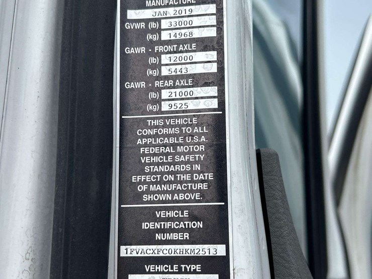 2019-freightliner-m2-106-image-6